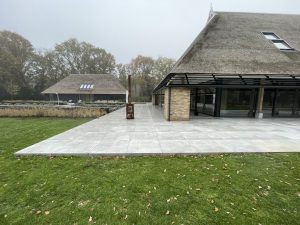 Tuinaanleg Oranjewoude Sierbestrating